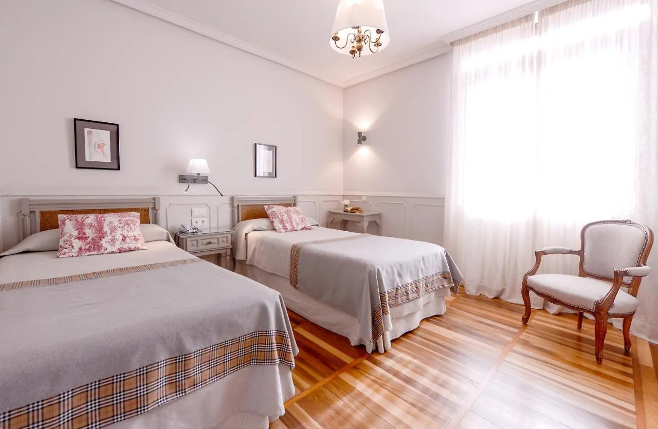 Hotel Alcazar Irun - Centro Ciudad