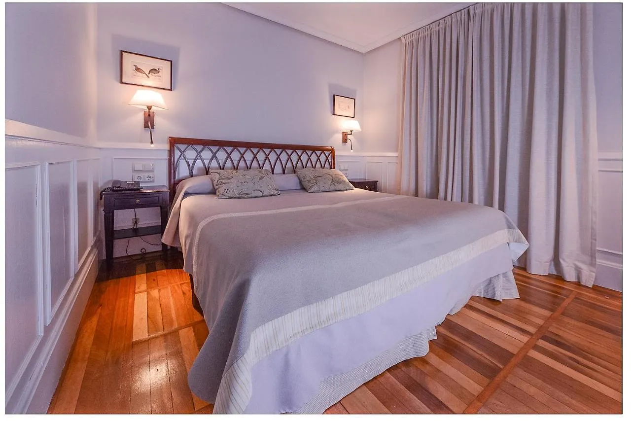 Hotel Alcazar Irun 3*,