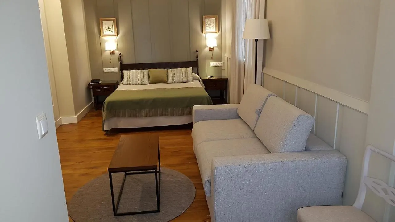 Hotel Alcazar Irun 3*,