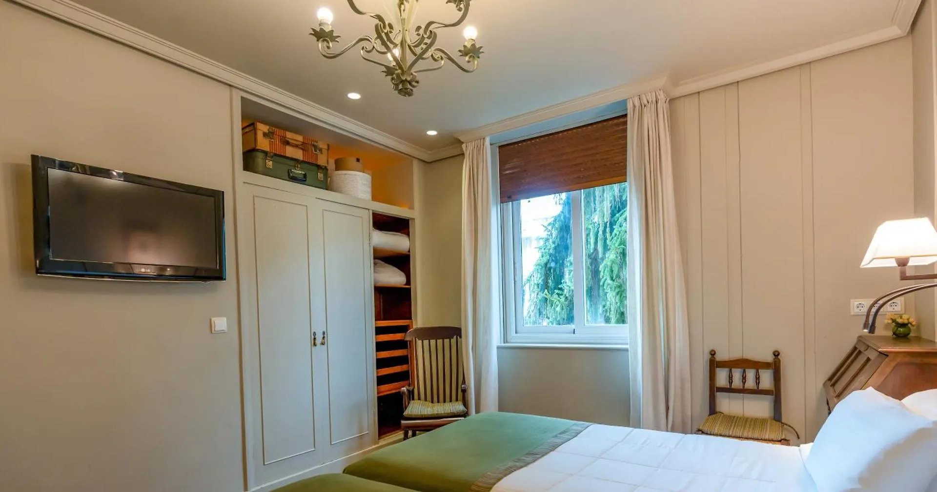 Hotel Alcazar Irun 3*,  Spain