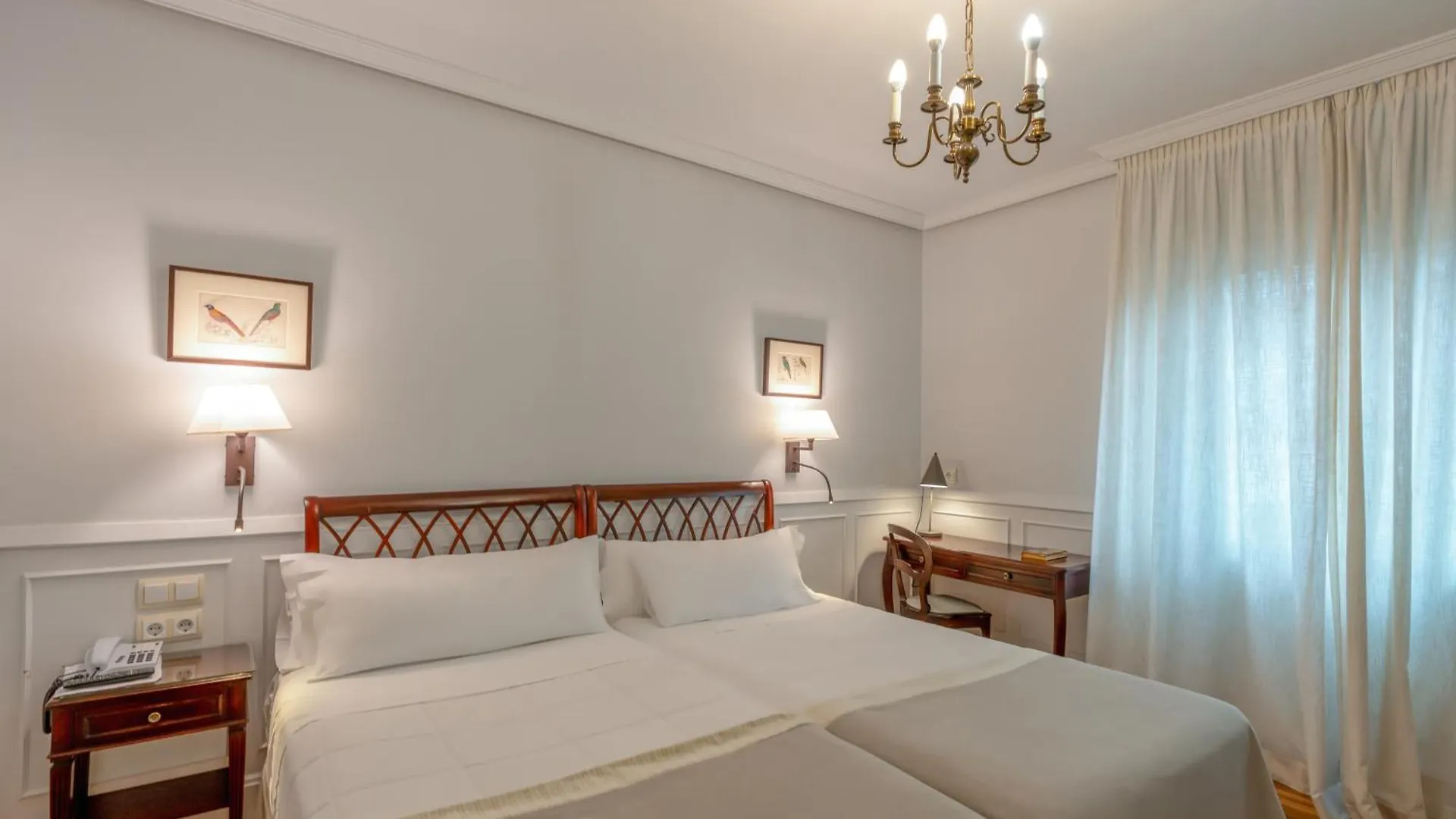Hotel Alcazar Irun - Centro Ciudad